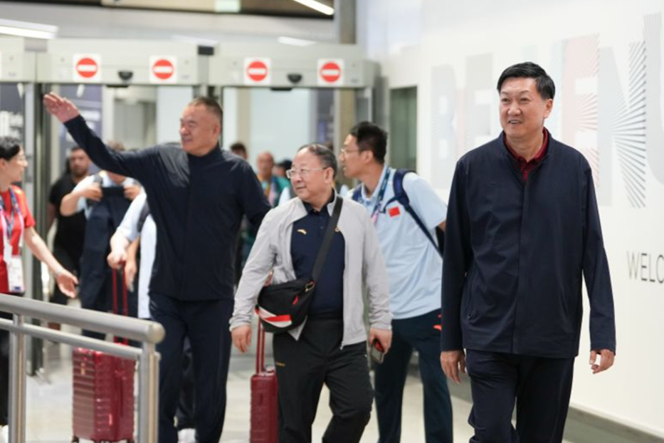 Team China warmly welcomed in Paris